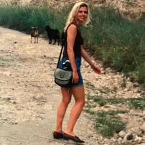 Meet your Posher, Laura